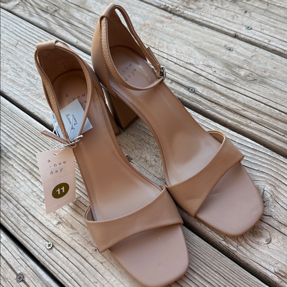 A New Day Women's Tan Shelly Ankle Strap Heel Memory Foam Insole Size 11 - Picture 5 of 6